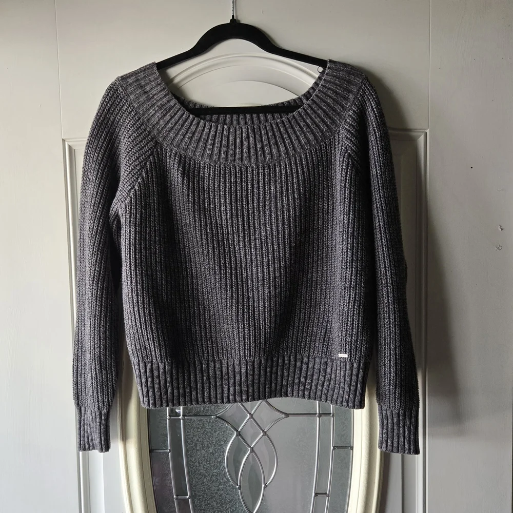 Hollister Charcoal Gray Ribbed Knit Sweater‎ Size Large